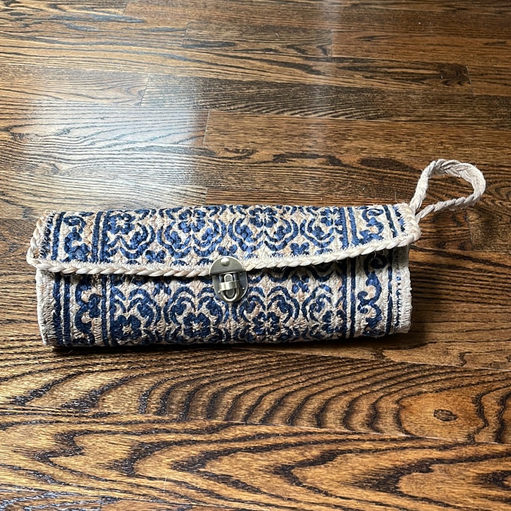 Jute wine bottle holder / clutch